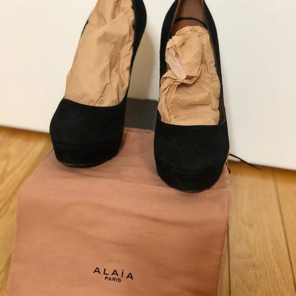 Alaïa Black Suede Pumps - Picture 5 of 6